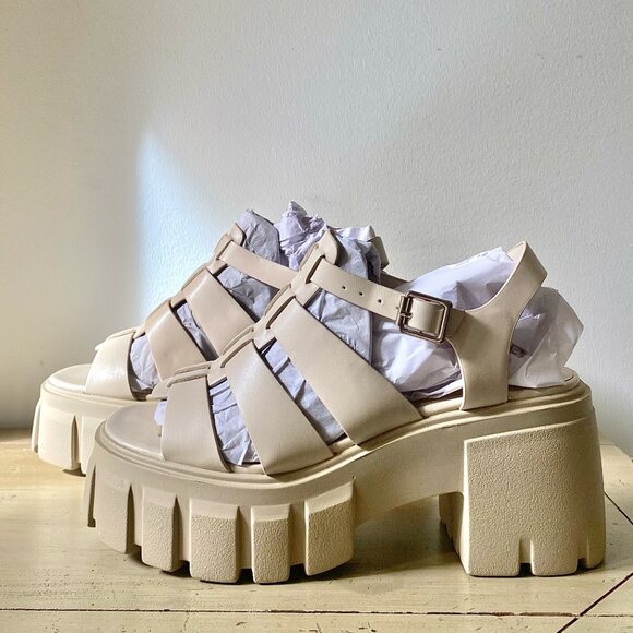 NEW Madden Girl Women’s Galaxy Platform Vegan Leather Sandal 10M - Picture 2 of 4